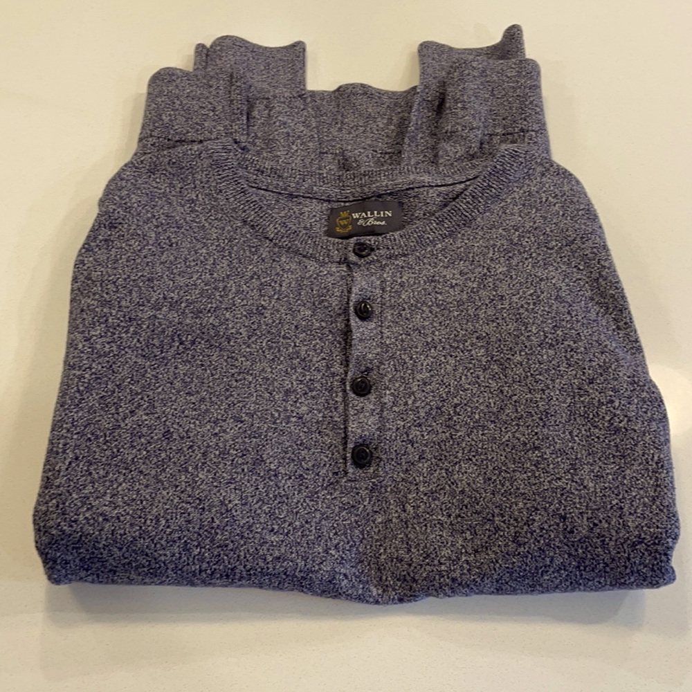 Wallin & Bros. Long sleeve light weight Henley sweater Large